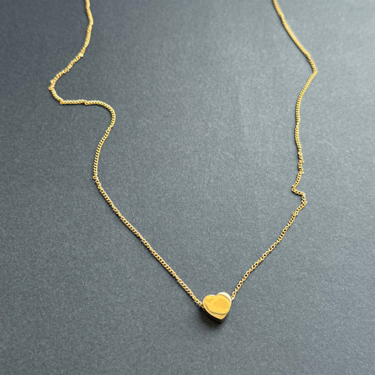 Minimal Heart Pendant Necklace