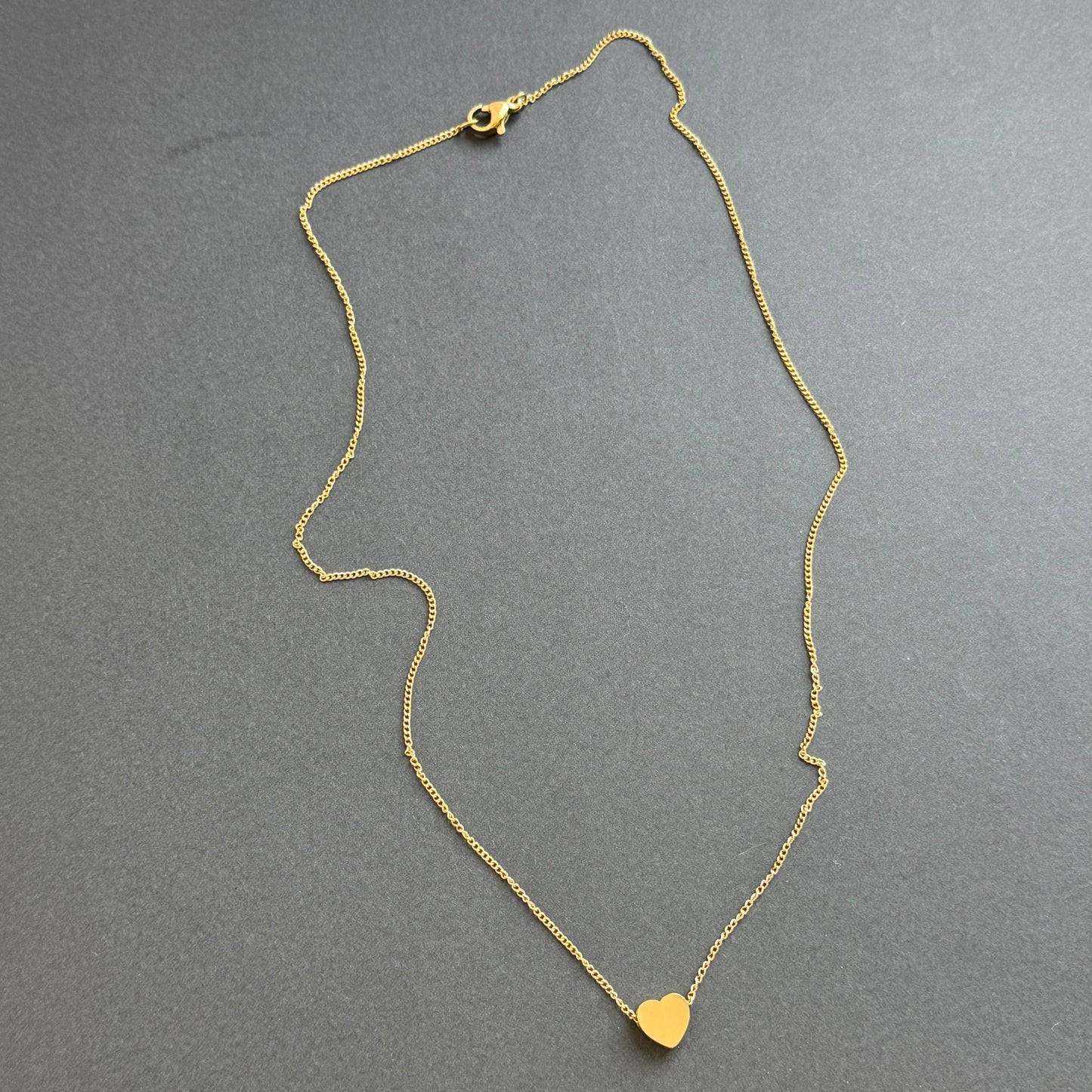 Minimal Heart Pendant Necklace